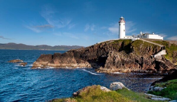 lighthouse on cliffs Ireland's coolest lighthouses