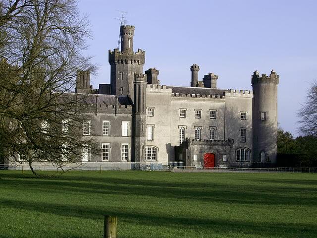 a castle Ireland's Midlands