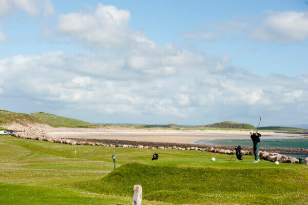 a golf course near a beach best affordable golf courses in Ireland