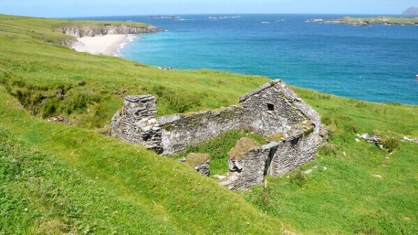stone house in a field how to plan a trip along the Wild Atlantic Way