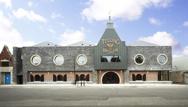 a building Irish whiskey distilleries