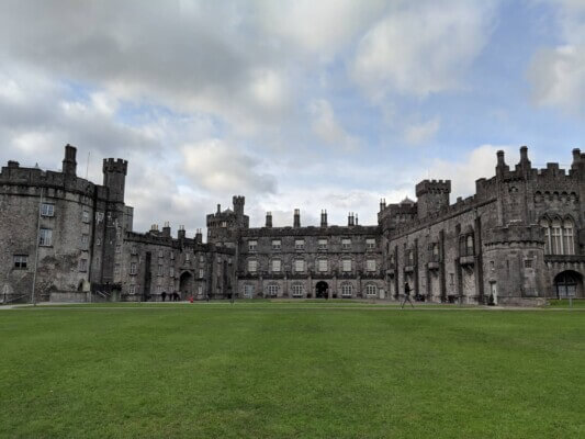 a castle 7 tour companies in Ireland