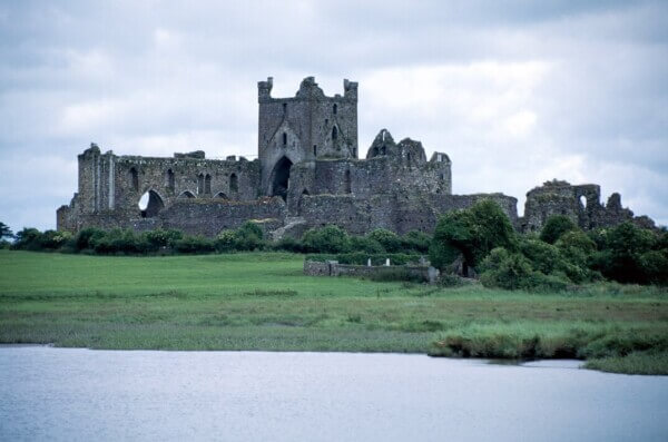 an old abbey 10 gem attractions in Ireland