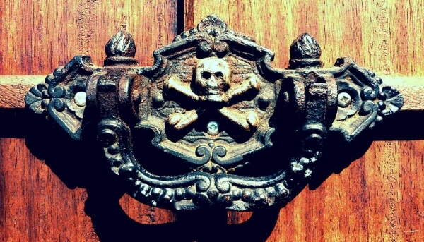 a door knob 9 of the most haunted places in Ireland