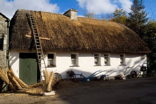 A cottage in the Bunratty Folk Park in Co. Clare. Photo: Chris Hill for Tourism Ireland.