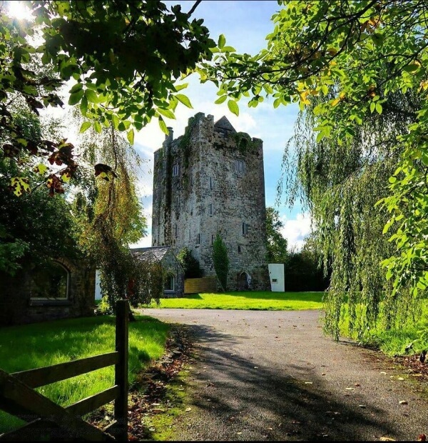 a castle castles in Ireland