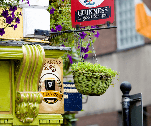 Read more about the article 14 of Ireland’s Oldest Pubs that Will Take You Back in Time