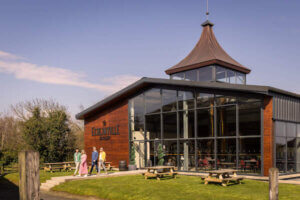 Read more about the article 8 Distilleries in Northern Ireland to Discover