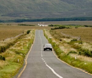 Read more about the article Car Rental in Ireland: 4 Credit Cards that Will Save You Money