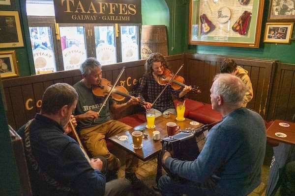 musicians playing in a pub 10 days in Ireland